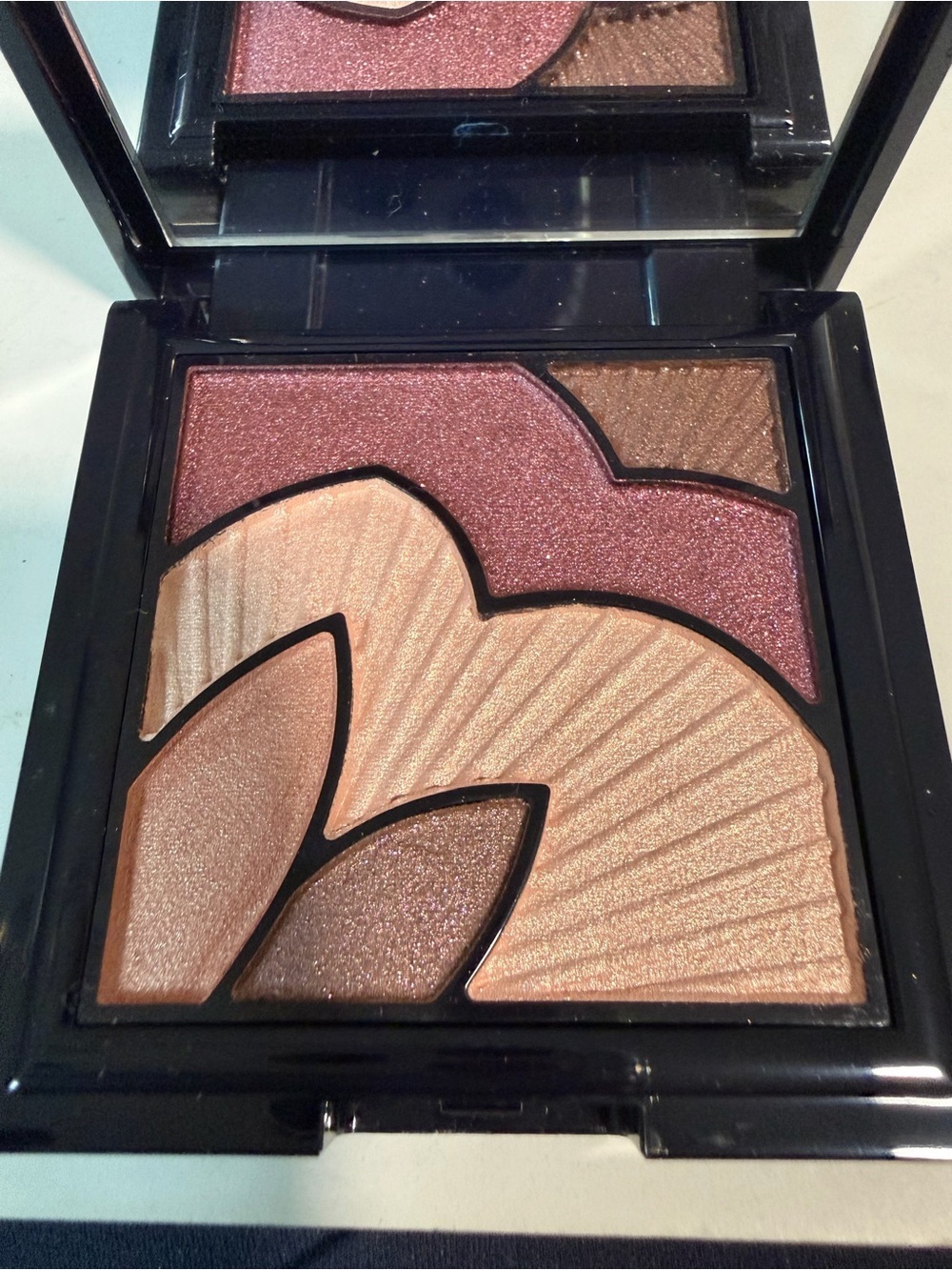 Estée Lauder Pure Color Eye Shadow - Picture 4 of 7